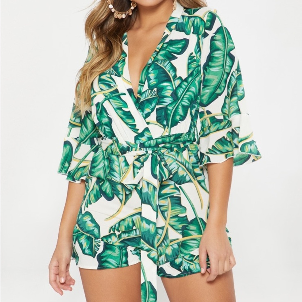 PrettyLittleThing GREEN TROPICAL FRILL ROMPER